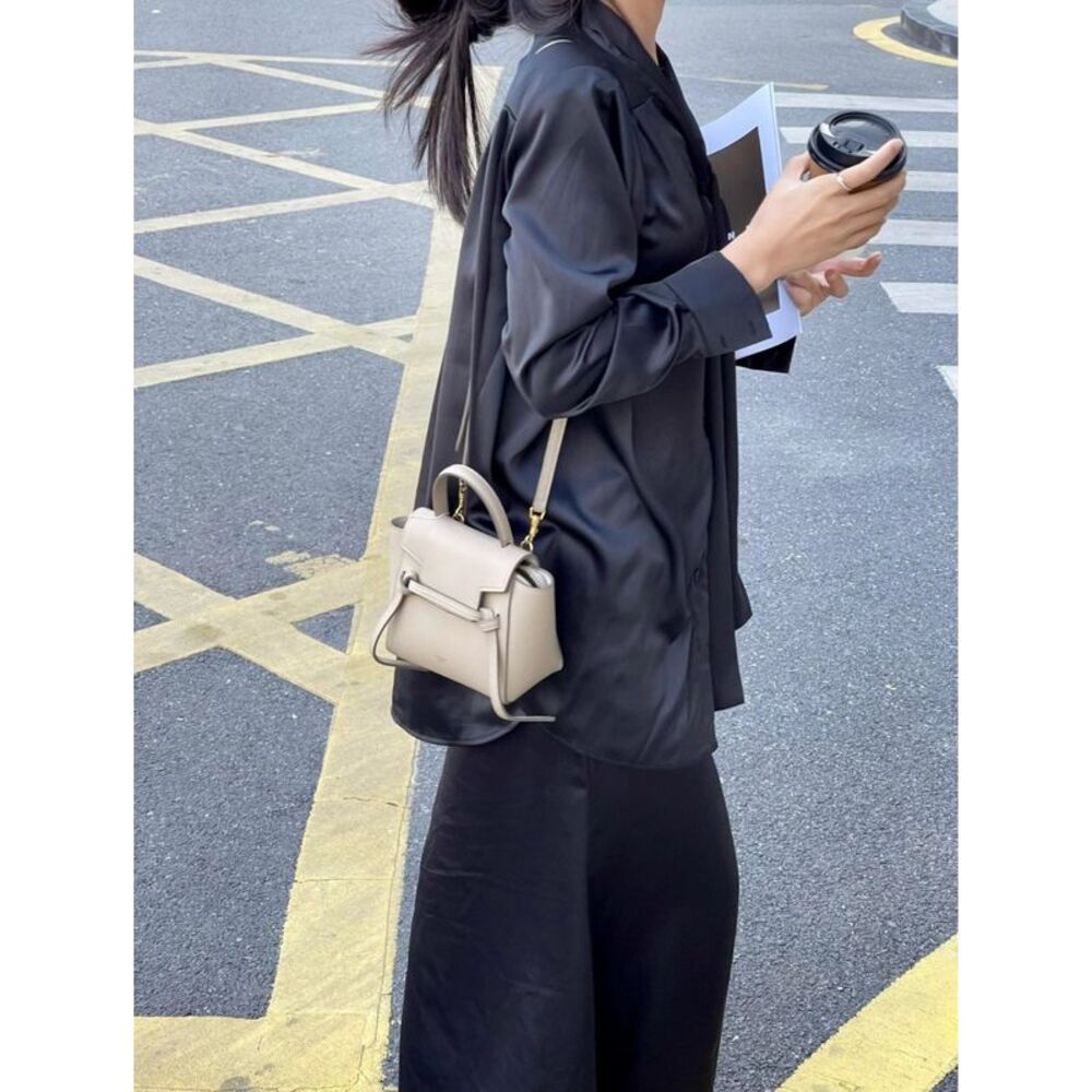 Celine Women Pre-Loved Bag Very Good Condition - Picture 4 of 4